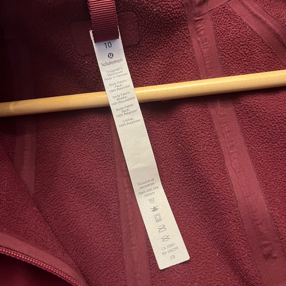 Lululemon Glyde Along Softshell size 10 Deep Ruby - Picture 5 of 9